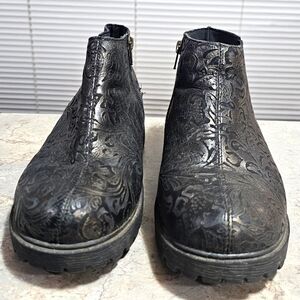 Alegria by PG Lite Paisley Black Bootie with inside Zipper Size 7